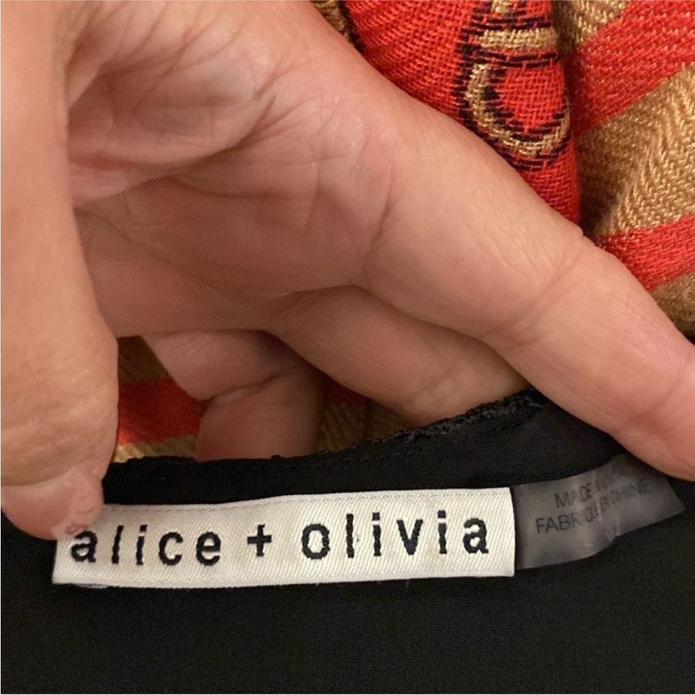 Alice + Olivia Elegant Black and White Lace Dress, US4 - Picture 9 of 11